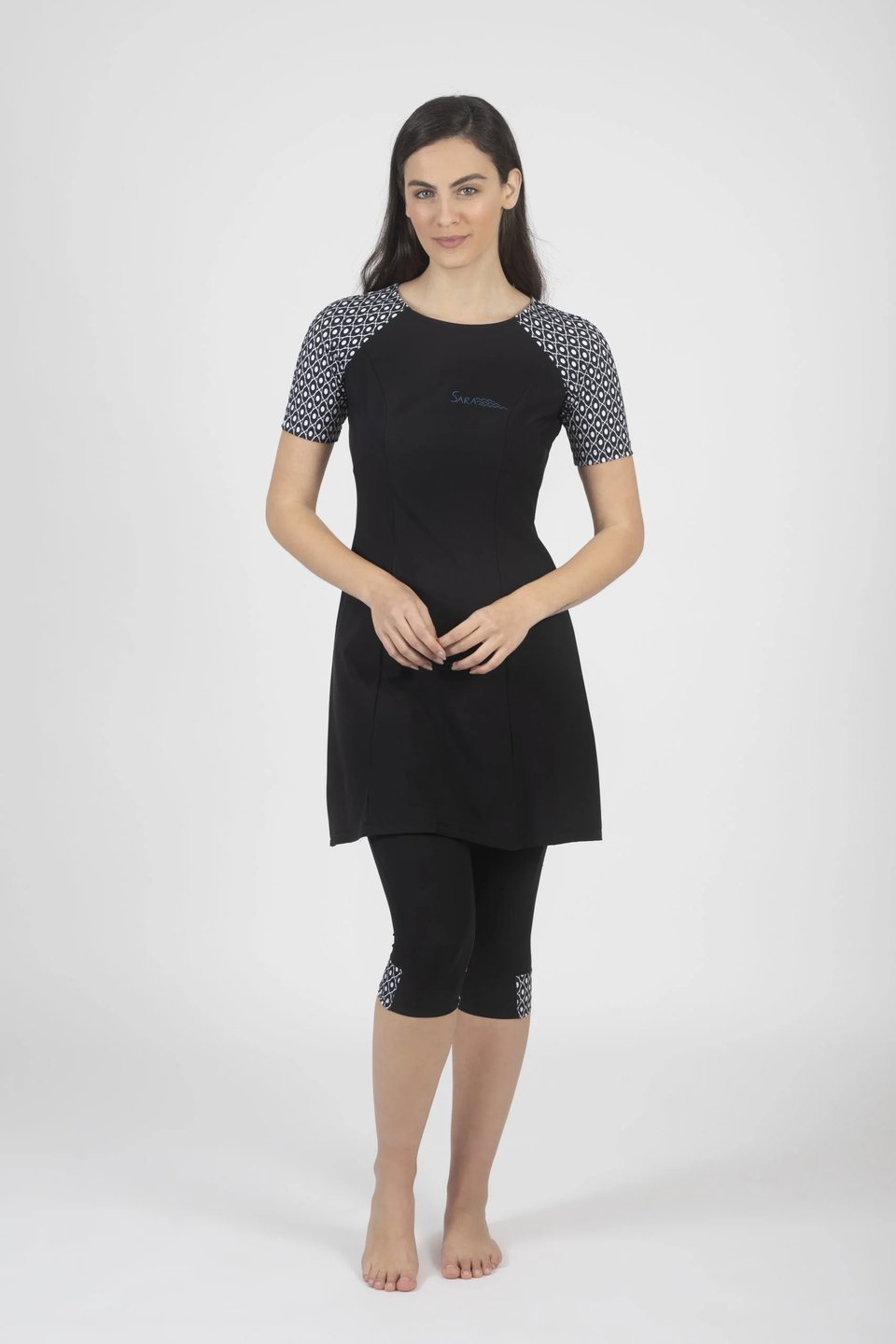 טוניקה שרוול קצר שחור לבן לשחייה וספורט - Image 5